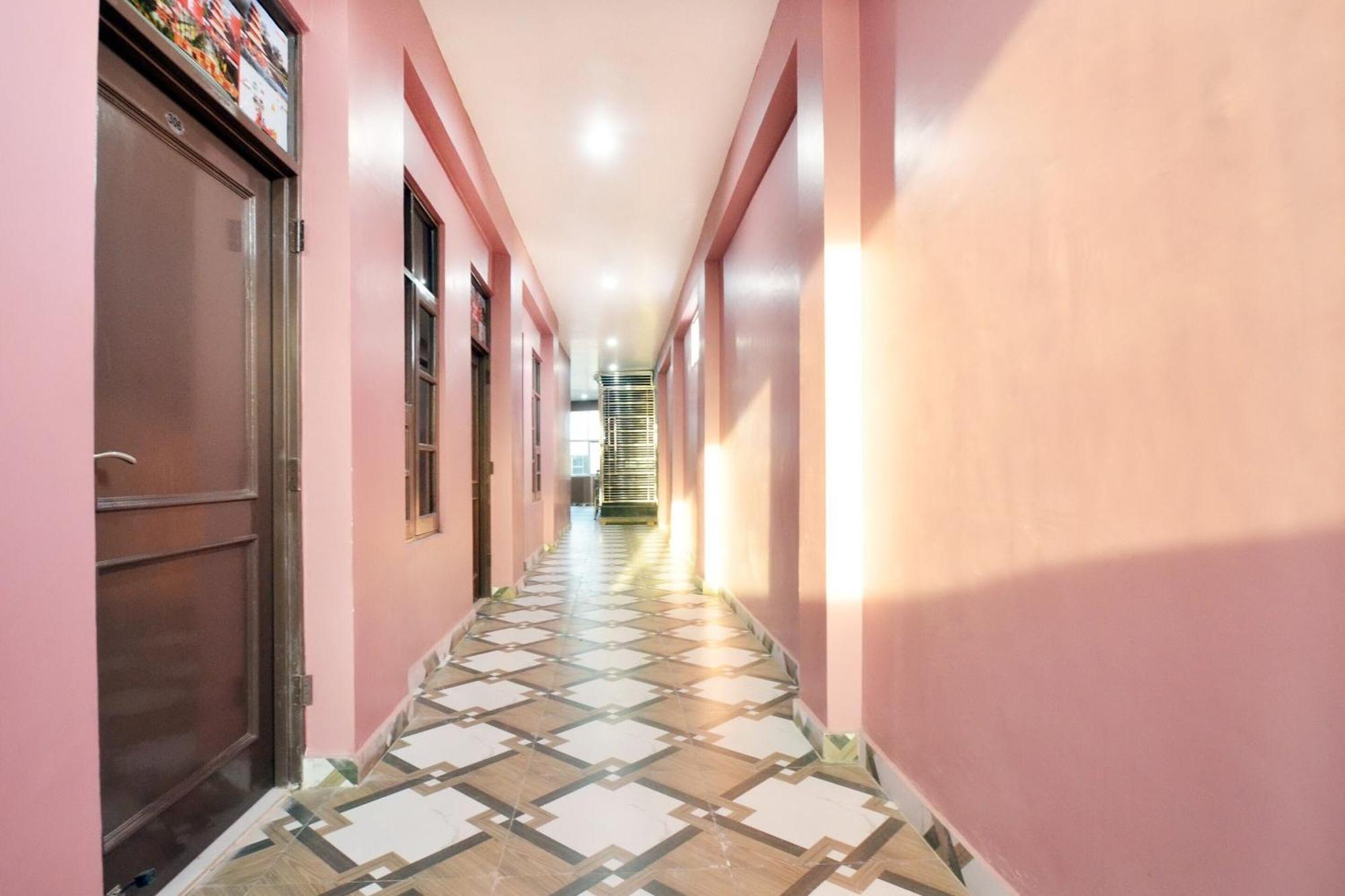 Hotel O Galaxy Nayagaon 외부 사진