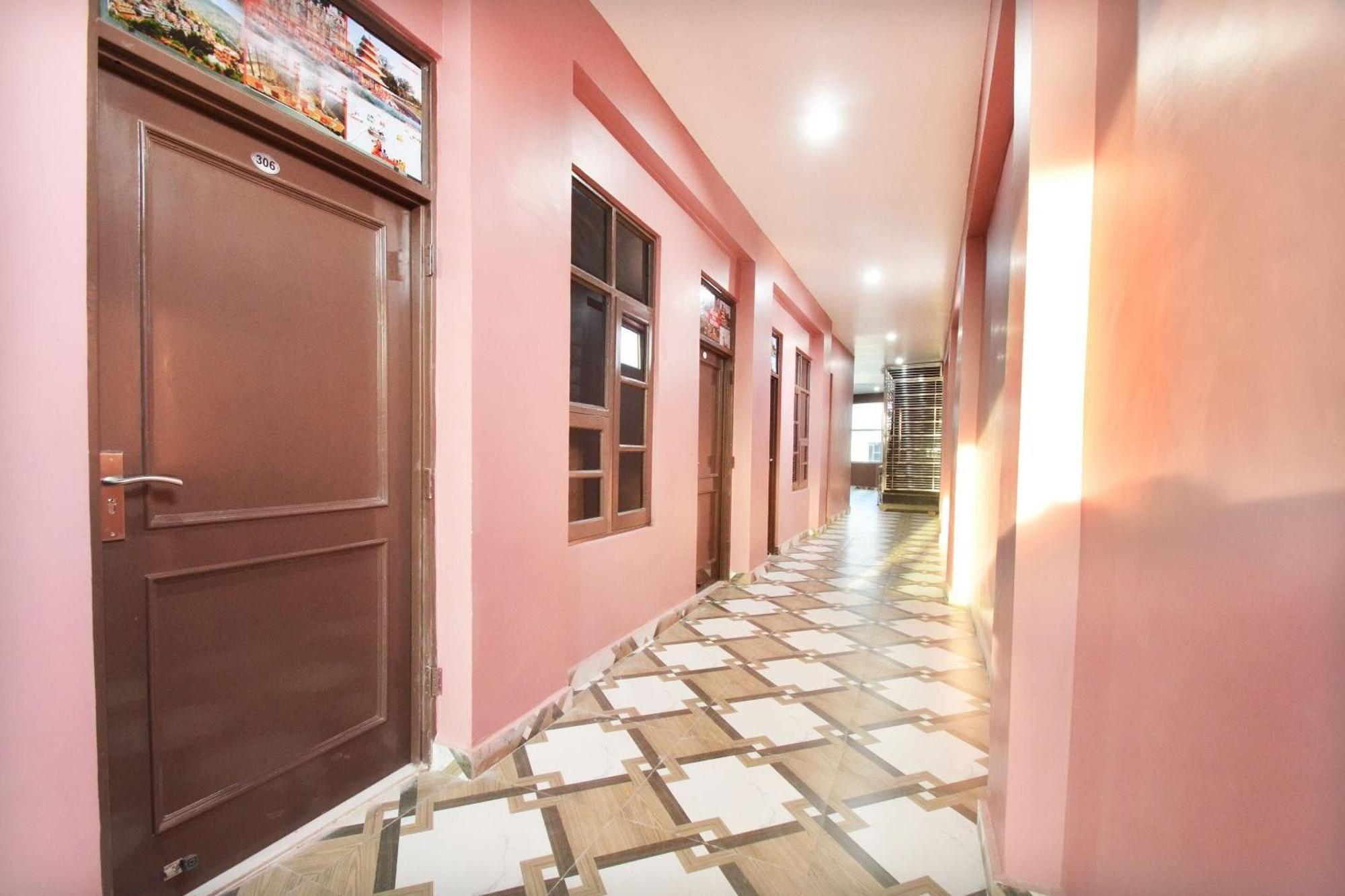 Hotel O Galaxy Nayagaon 외부 사진